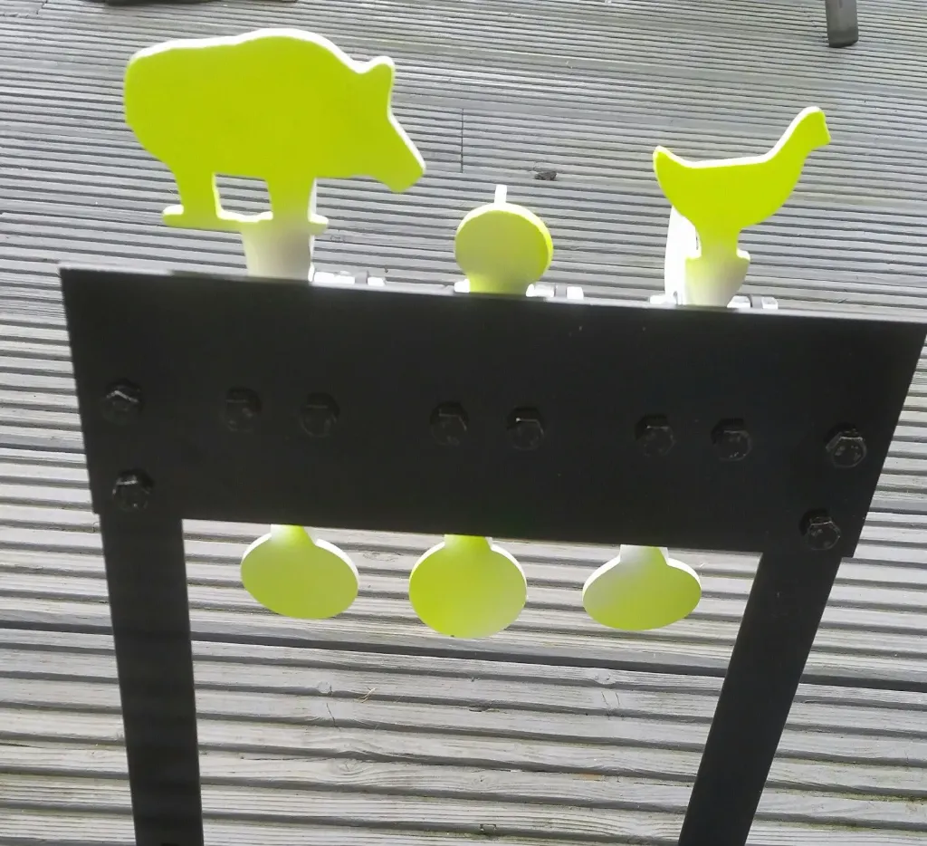 [CR03-NRAChook25Hog-spikes] NRA Style Triple Cordless Resetting Airgun Target -Chicken & Hog
